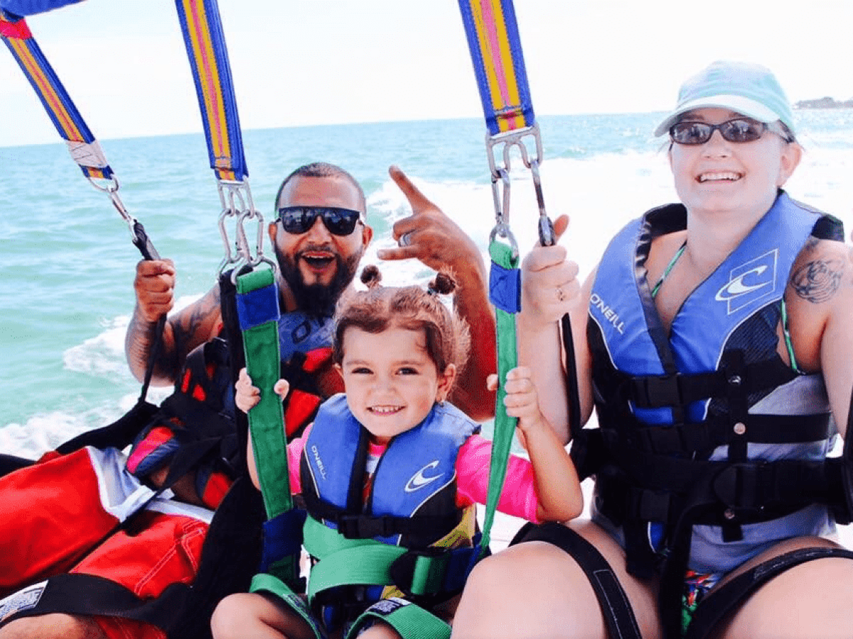 happy family smathers beach parasail